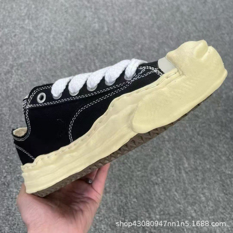 MMy รองเท้าผ้าใบส้นสูงดีไซน์ใหม่สำหรับผู้ชาย