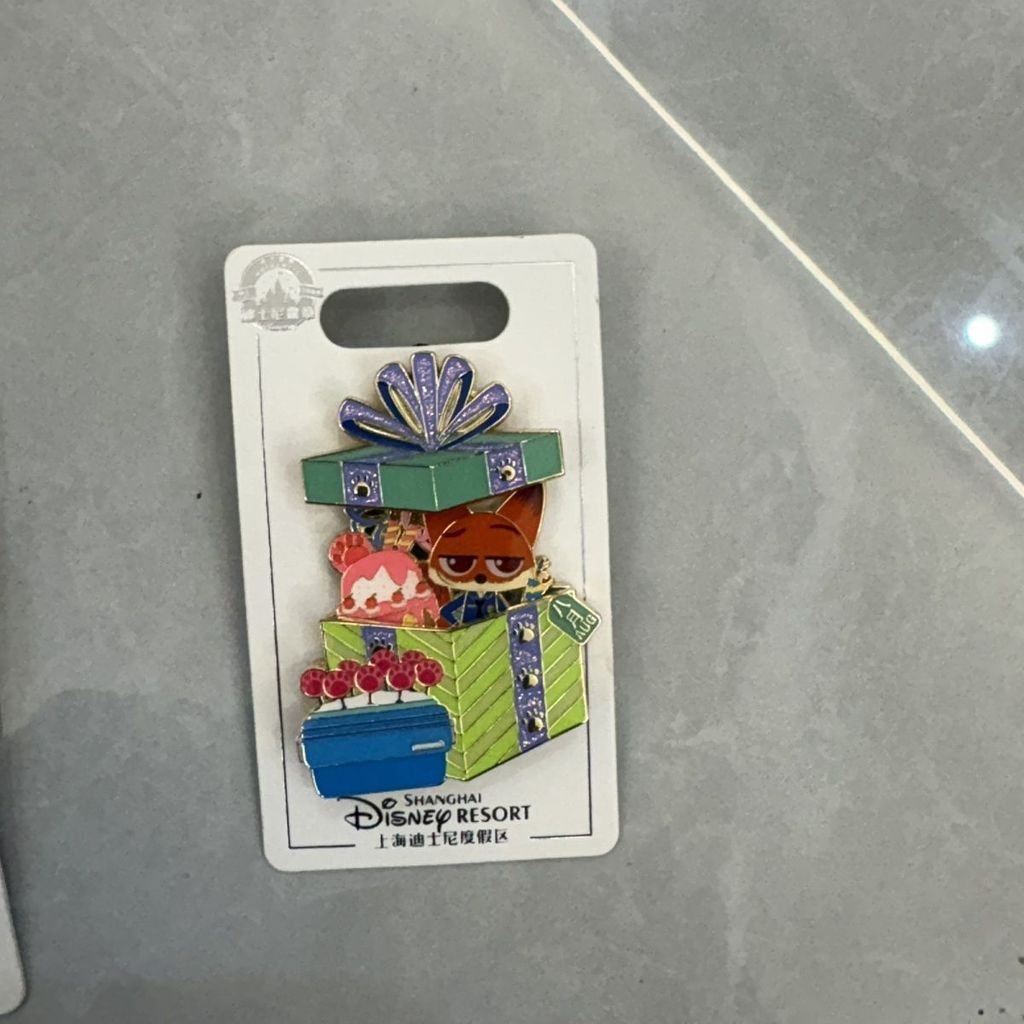 Shanghai Disneyland Gift Box Month Birthday Badge/Beads 2512.4