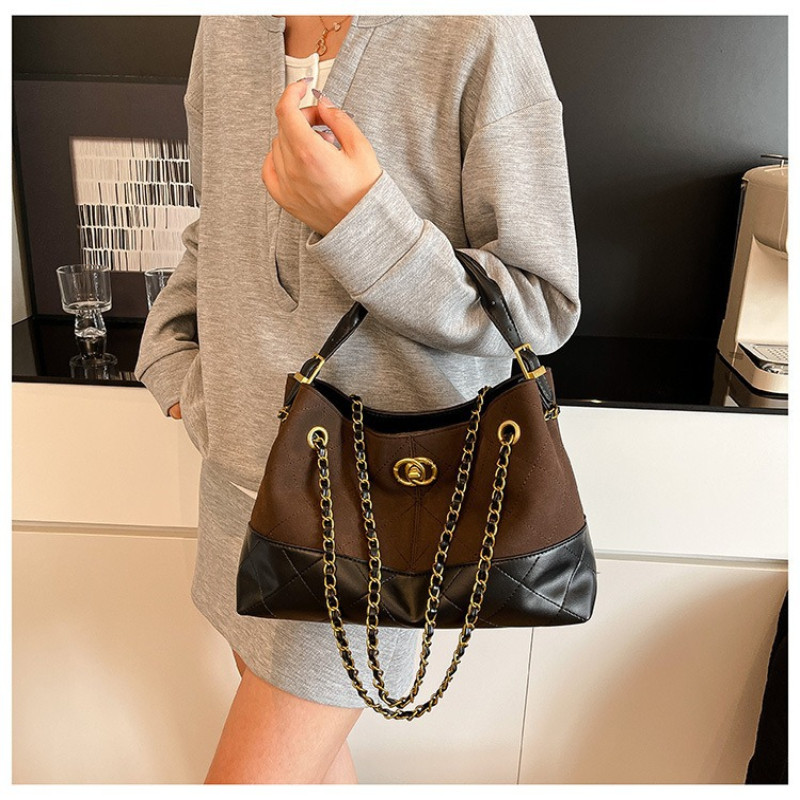 กระเป๋าสุภาพสตรี แบรนด์ชาแนล ทรงคลาสสิก ขนาดใหญ่ พร้อมสายโซ่ ออกแบบใหม่สำหรับฤดูนี้