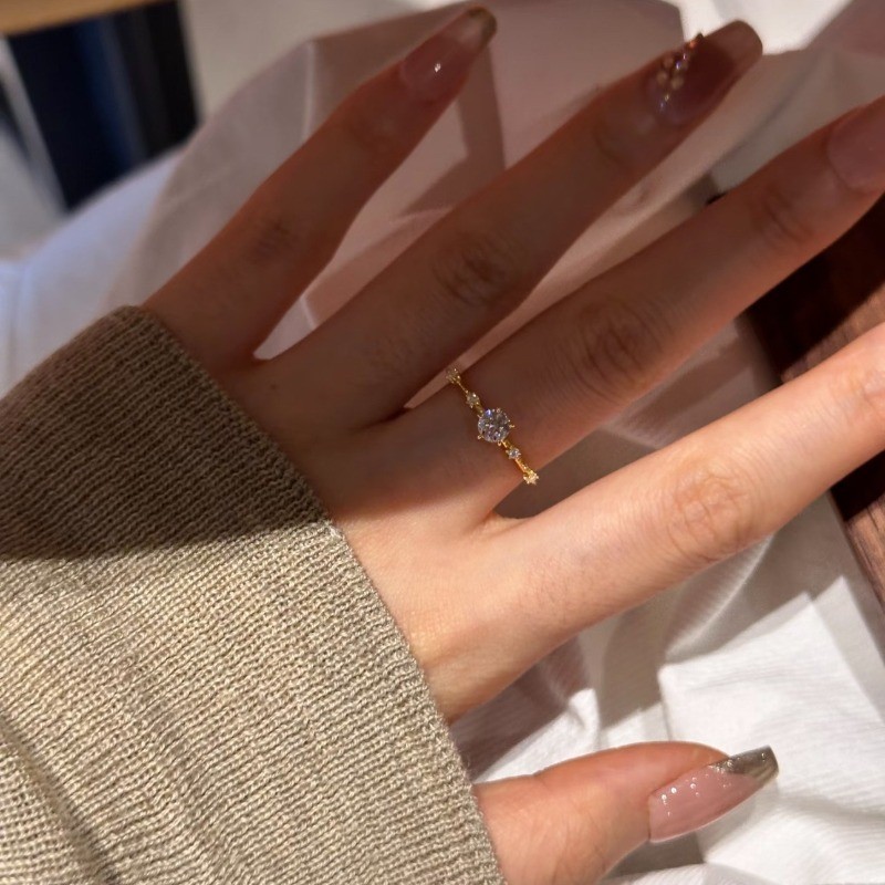 Brillant Galaxy Ring สำหรับผู้หญิง เป็นของขวัญที่มีดีไซน์เรียบง่ายแต่หรูหรา