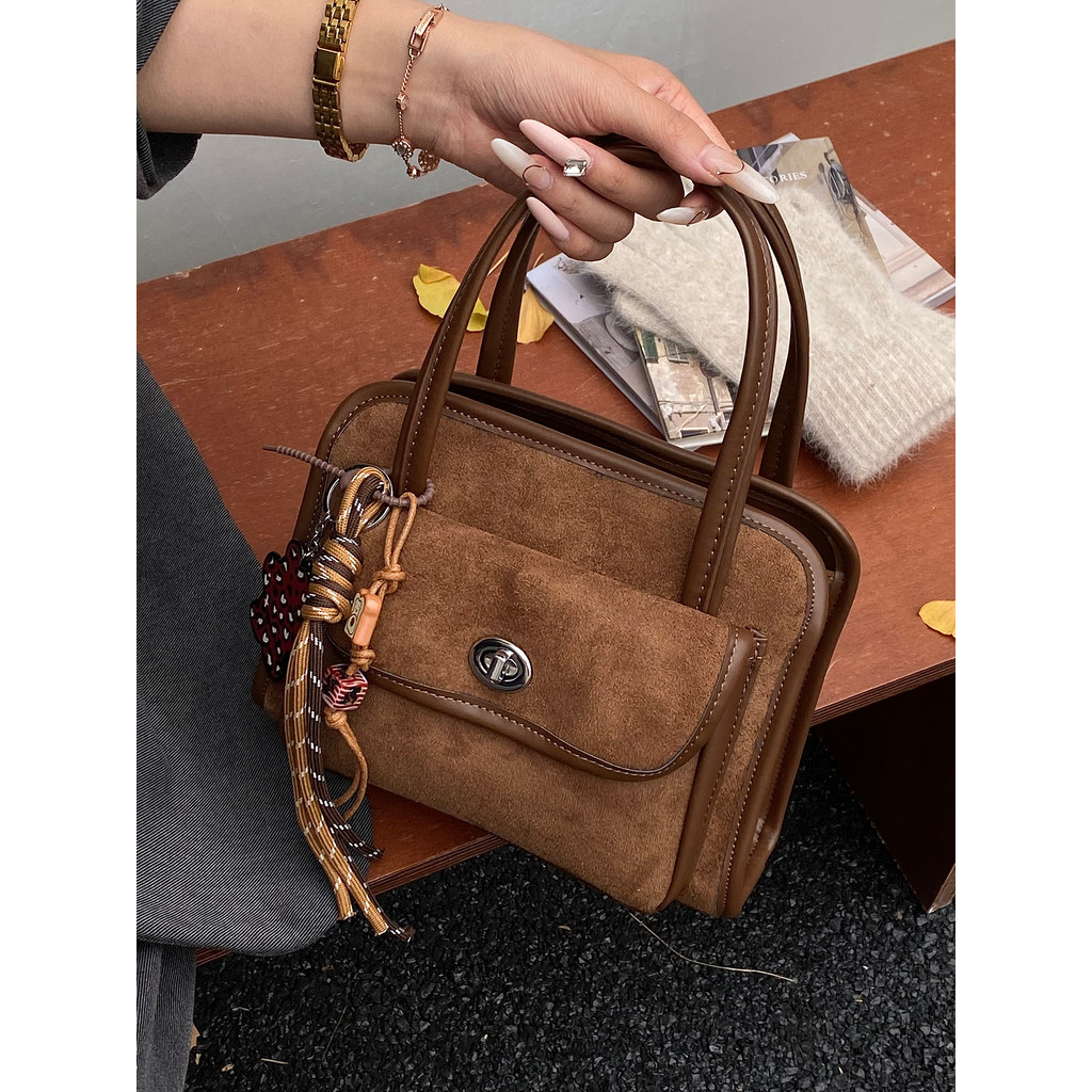 Thailand lyn Brand Designer ในปีนี้แฟชั่นยอดนิยมกระเป๋าถือระดับไฮเอนด์หญิง 2025 สไตล์ใหม่ฤดูใบไม้ร่ว