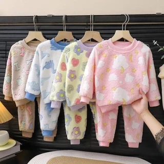 ชุดนอนเด็กอบอุ่น ชุดนอนผ้าขนแกะปะการัง ชุดเสื้อและกางเกง ลายการ์ตูนน่ารัก เสื้อผ้าเด็กใส่สบาย สไตล์เกาหลี ใส่อยู่บ้าน