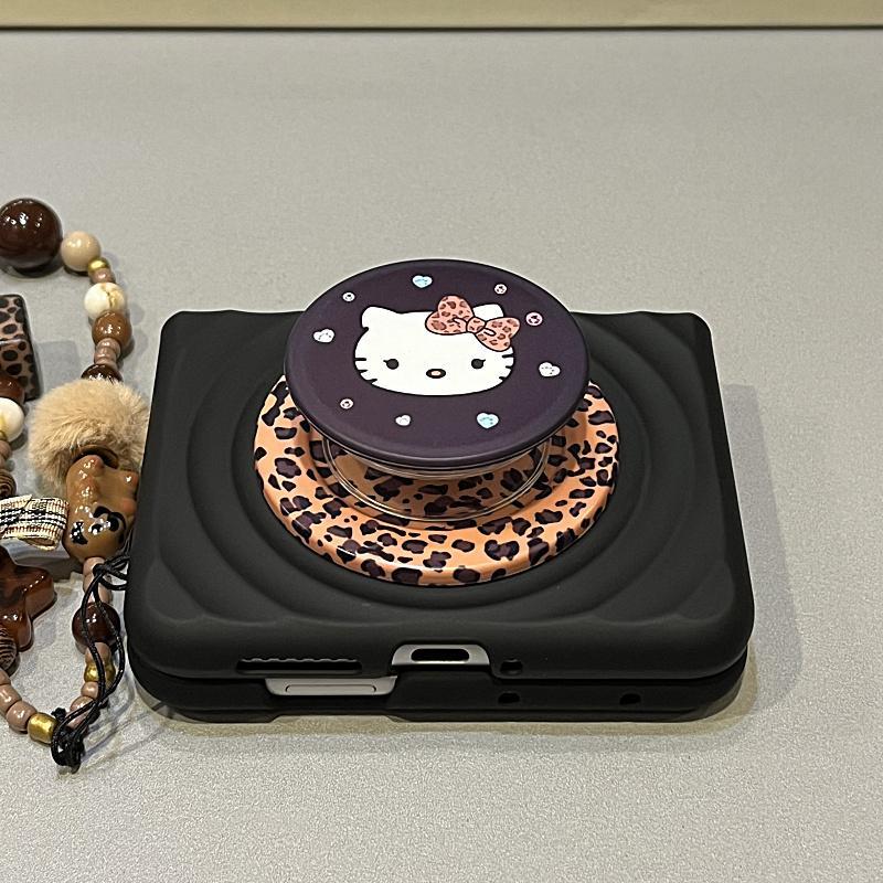 เหมาะสําหรับ Samsung Galaxy ZFlip7 zflip6 การ์ตูนน่ารักเสือดาว Kt Cat Magnetic Bracke เคสโทรศัพท์ Lanyard พับ Hard Shell สําหรับ ZFlip 7 6 5 5G N3Flip MixFlip ฝาครอบป้องกัน