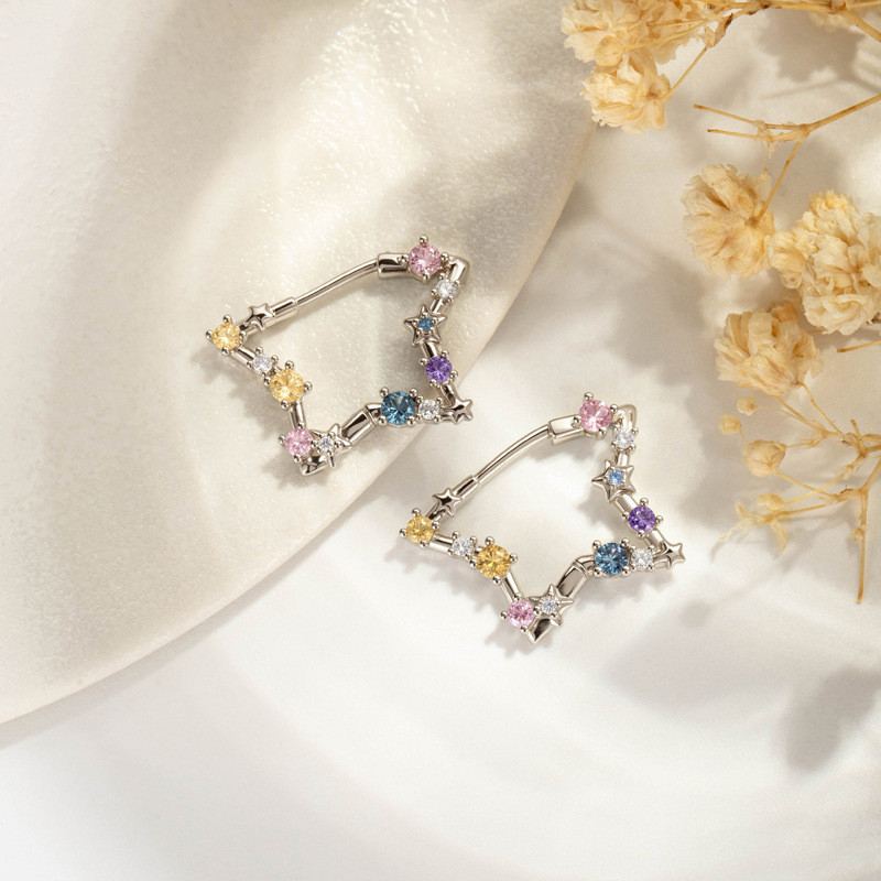 Niche Light Luxury Micro-Inlaid Zircon หลากสี Star ต่างหูเข็มตรง Simple All-Match เครื่องประดับต่างหูต่างหู