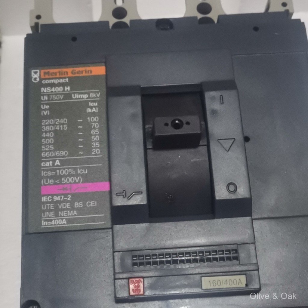 Ready Stock Supply เซอร์กิตเบรกเกอร์ขายร้อนใหม่ล่าสุด NS400N NS400H NS400L