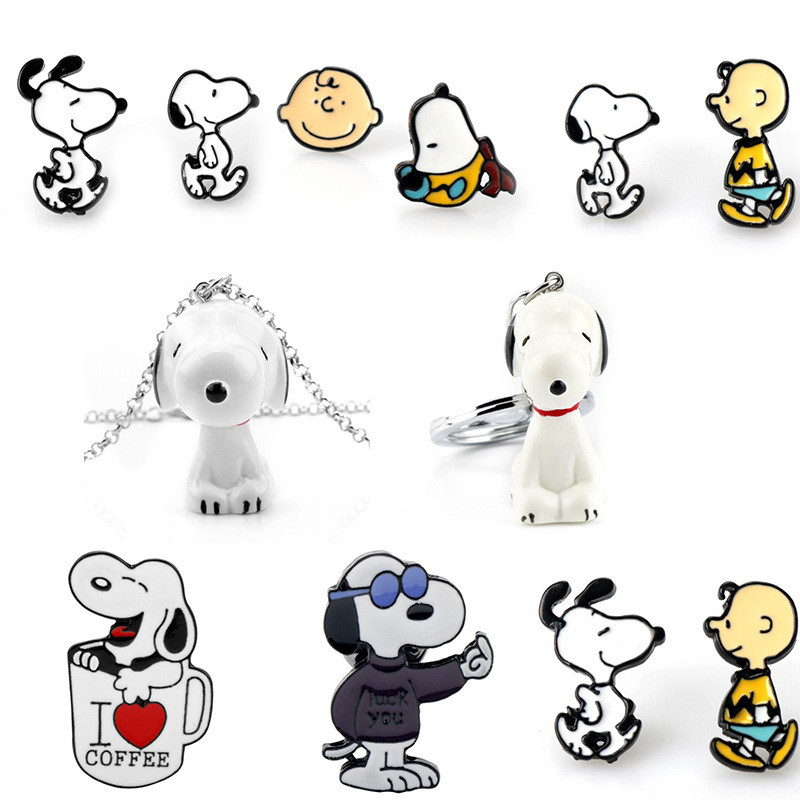 ของแจก พวงกุญแจ snoopy อะนิเมะ Snoopy และ Charlie Brown ต่างหูตราสุนัขน่ารักเข็มกลัดสร้อยคอ Snoopy พ