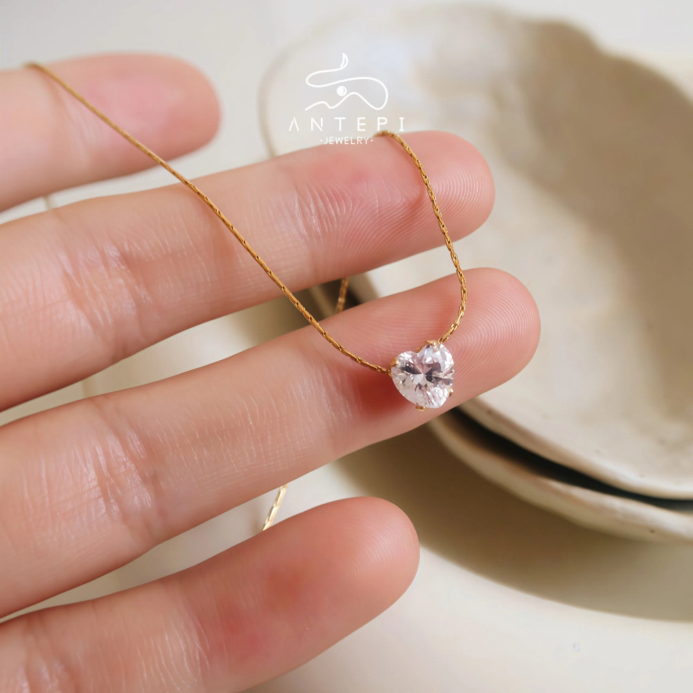 สร้อยคอมินิมอลรูปหัวใจจาก ATP 18K สแตนเลสกันน้ำ มีไจแอนท์สปาร์คกิ้งซิทรкон