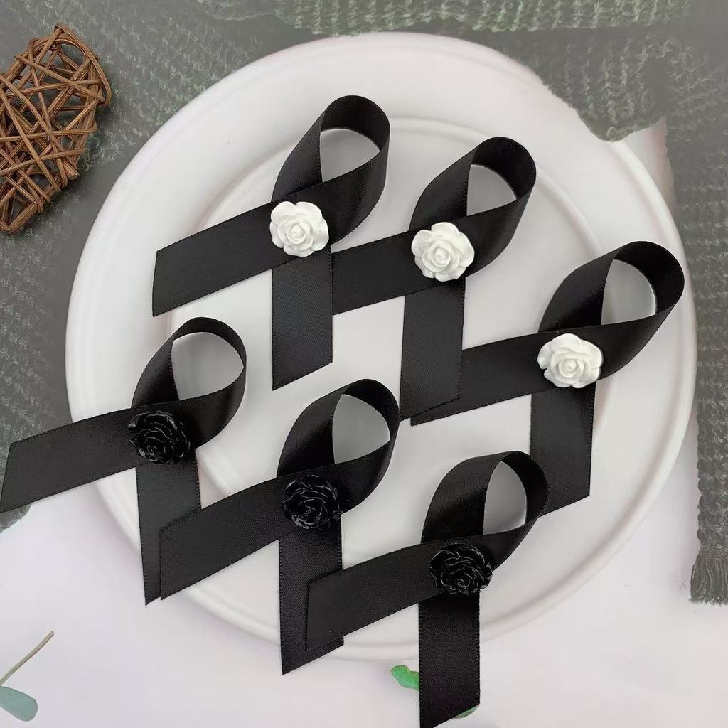 【ประดับมุก/กันการเปลี่ยนสี】Heamglad Wai Ari Heamglad Pradap Muk สุดคลาสสิก เข็มกลัดดำไว้อาลัย ของที่