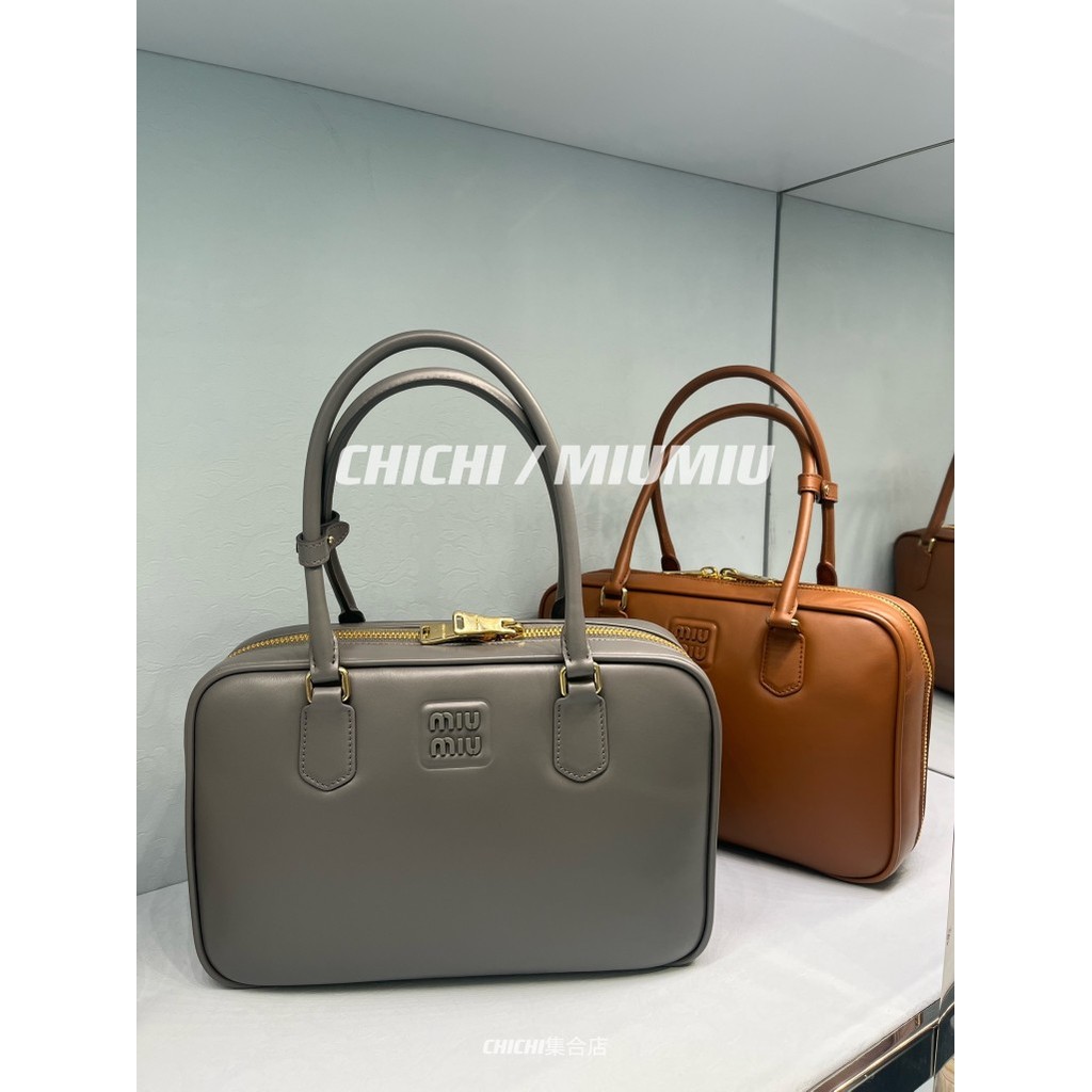 จิจิ | MIUMIU/Mumu 23SS แสดงโลโก้สุภาพสตรี Cowhide Retro กระเป๋าเอกสารกระเป๋าสี่เหลี่ยมเล็ก