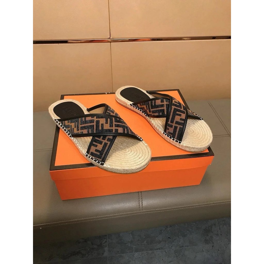 FEN FEN FEN Little Monster 2025 รองเท้าลําลองใหม่รองเท้าแตะผู้ชายรองเท้าแฟชั่นรองเท้าผู้ชายรองเท้าขี