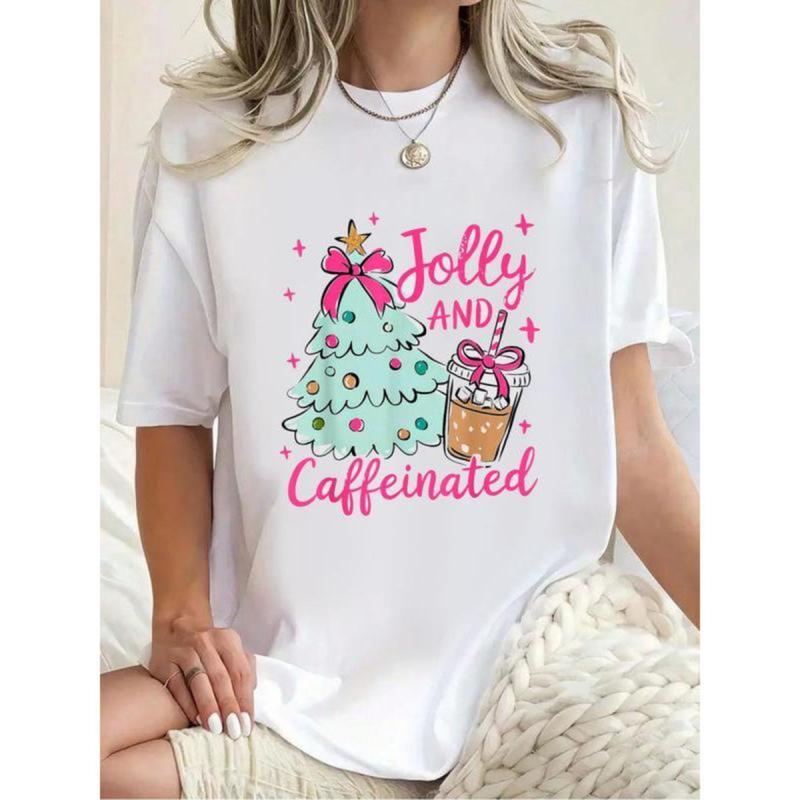 100% ผ้าฝ้าย เสื้อยืดพิมพ์ลายต้นคริสต์มาส Jolly & Caffeinated Coffee Coquette Bow คอวี แขนสั้น สตรีท