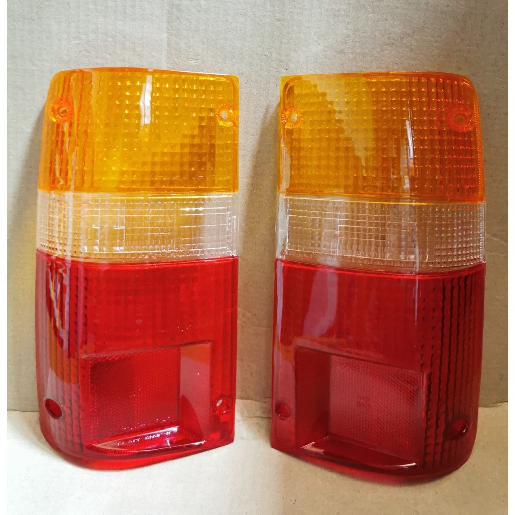 TOYOTA HILUX LN106 / LN107 / YN110 / RN110 / RN80 / RN85 1988 - 1997 YEAR TAIL LAMP COVER TAIL LIGHT