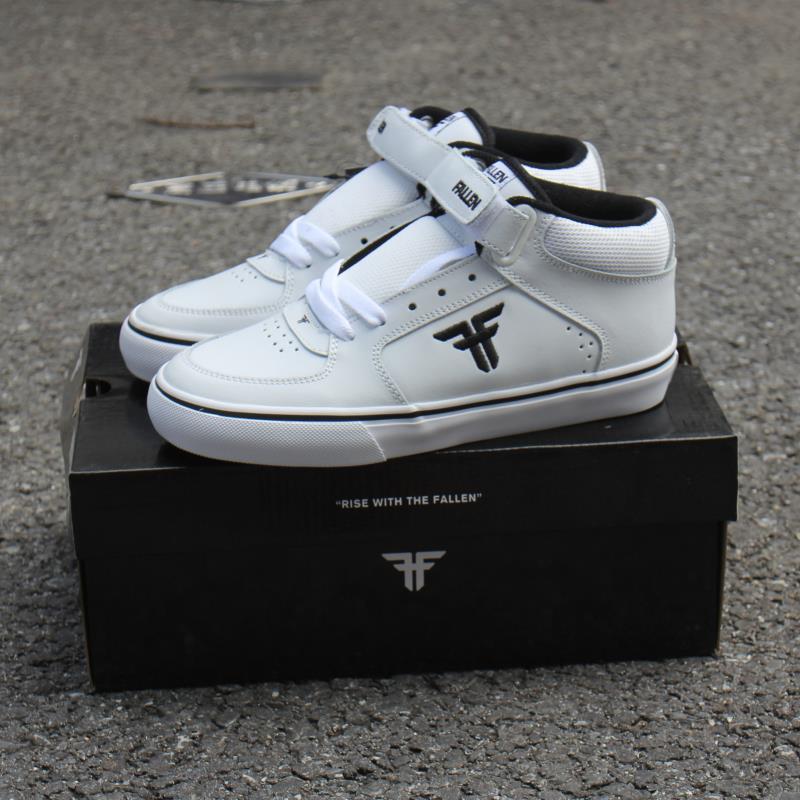 Pure White FALLEN MID-Top รองเท้าสเก็ตบอร์ด REMONT MID ทนต่อการสึกหรอ Breathable หนังกีฬาผู้ชายผู้หญ