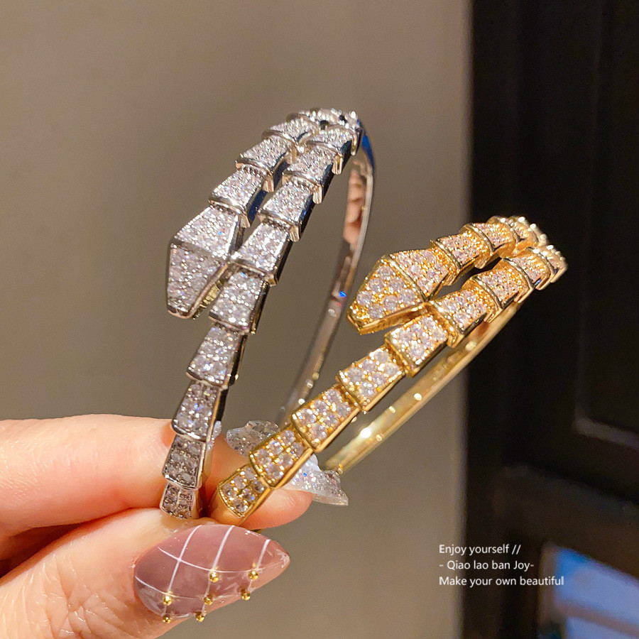 สร้อยข้อมือ ทองแดงชุบ 18เค ทองแท้งูรูปร่างเย็บหัวเข็มขัดสร้อยข้อมือสุภาพสตรีเครื่องประดับ