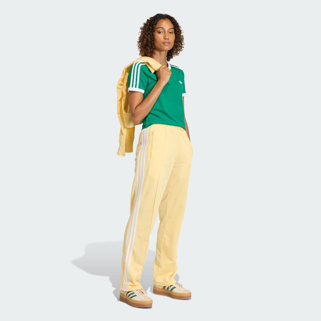 adidas ไลฟ์สไตล์ เสื้อยืดทรงสลิม 3-Stripes ผู้หญิง สีเขียว KD3681 - รูปที่ 2