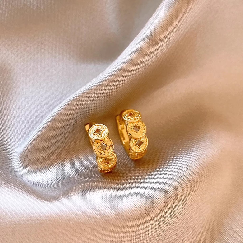 新中圆形小个子 复古 Red Red Red Love Girl Small Ear Buckle Temptation 感秋冬 Ready Ready Readyless ใหม่รอบ Small