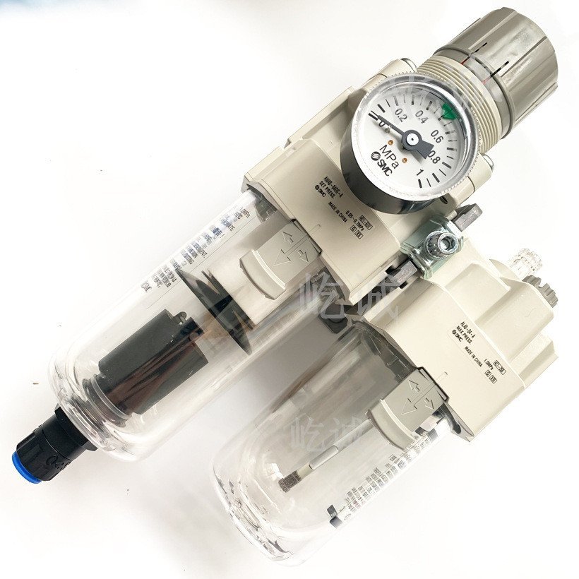 Triple Piece Japan SMC + ข้อเสนอพิเศษผสม Oil Mist Component Filter พร้อมสต็อก Decompression AC40A-04