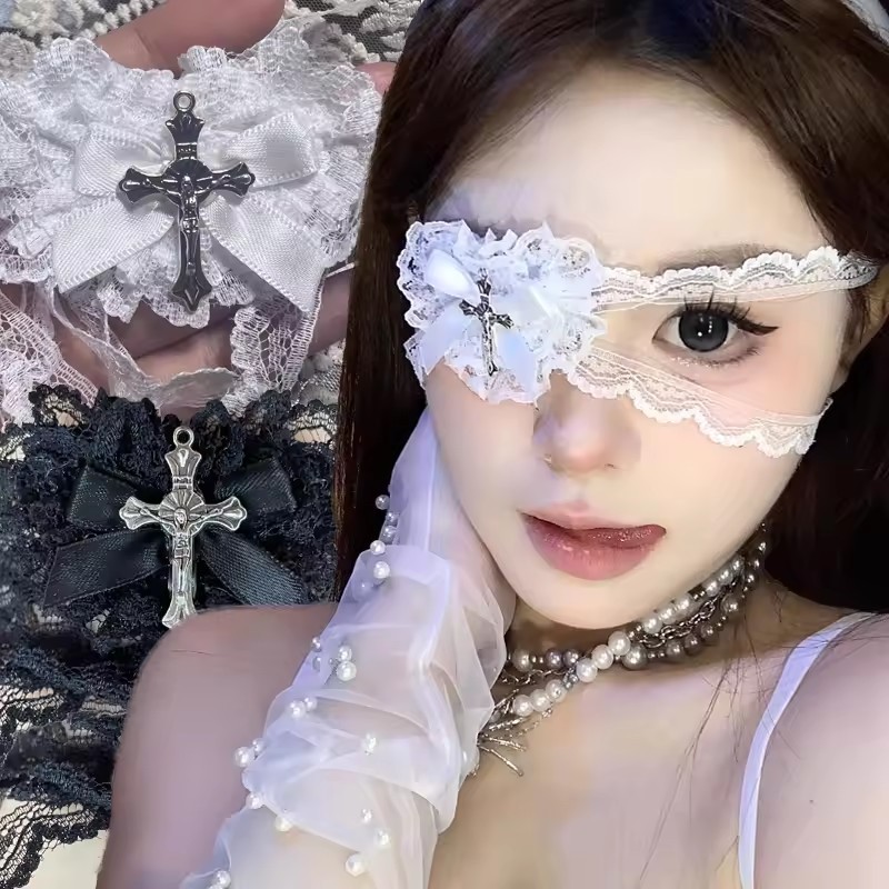 Y2K สไตล์ Eye Mask ลายหัวใจ แบบ LACE-Up - อุปกรณ์เสริมสำหรับคอสเพลย์ Gothic และ Lolita