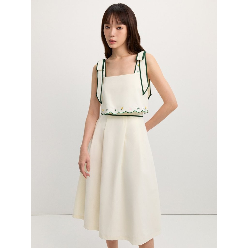 [Pomelo] เดรสปักลายดอกไม้ / Flower Embroidery Dress