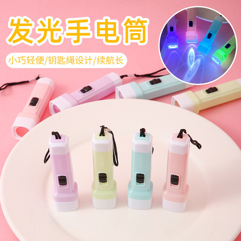 รูปแบบใหม่ มาการอง สีไฟฉายขนาดเล็กแสงที่แข็งแกร่งไฟฉายแสง นํา ขายส่งแผงลอยปฏิบัติเครื่องใช้ไฟฟ้าขนาดเล็กของขวัญ