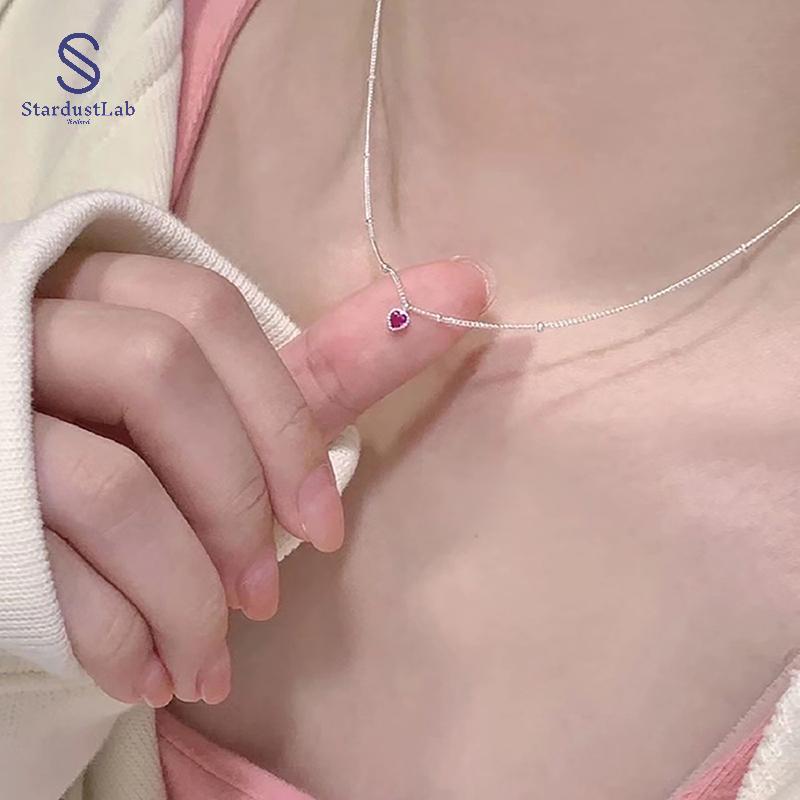 สตาร์ดัสต์แล็บ สร้อยคอจี้สําหรับผู้หญิงเครื่องประดับรักสร้อยคอขนาดเล็กมินิสีแดงจี้หัวใจที่เรียบง่ายร
