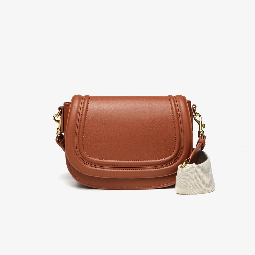 กระเป๋าอานผู้หญิง ZARA มีสายสะพายไหล่กว้างและกระเป๋าสะพายข้างเดียว