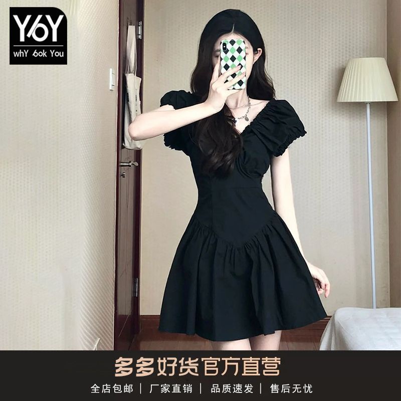 2025 Niche Design สไตล์ฝรั่งเศสสาวร้อนขนาดเล็กสีดํา v คอชุดเด็กฤดูร้อน 2025 Niche Design Sense Desig