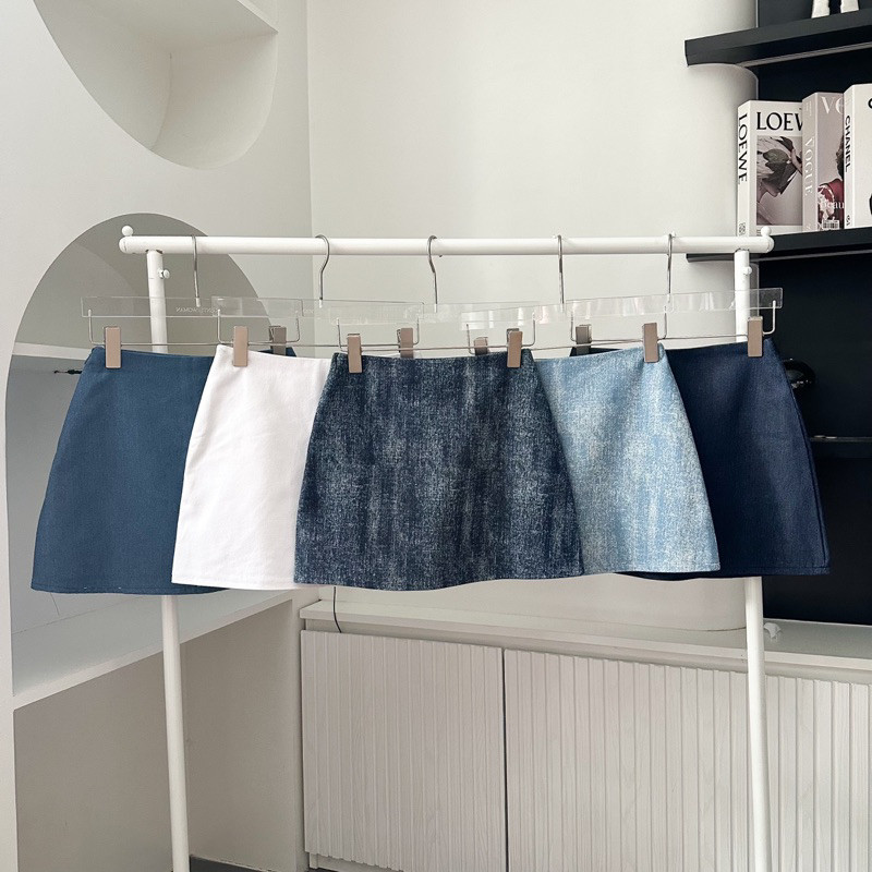 NORRA Skirt Pants กระโปรงสั้นรอบทรงเอผ้ายีนส์สีพื้น พร้อมส่ง