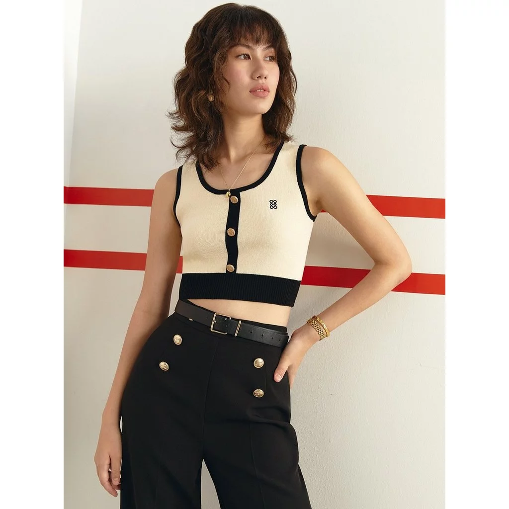 [Pomelo] เสื้อสายเดี่ยวดีเทลโลโก้ / Logo Hardware Tank Top
