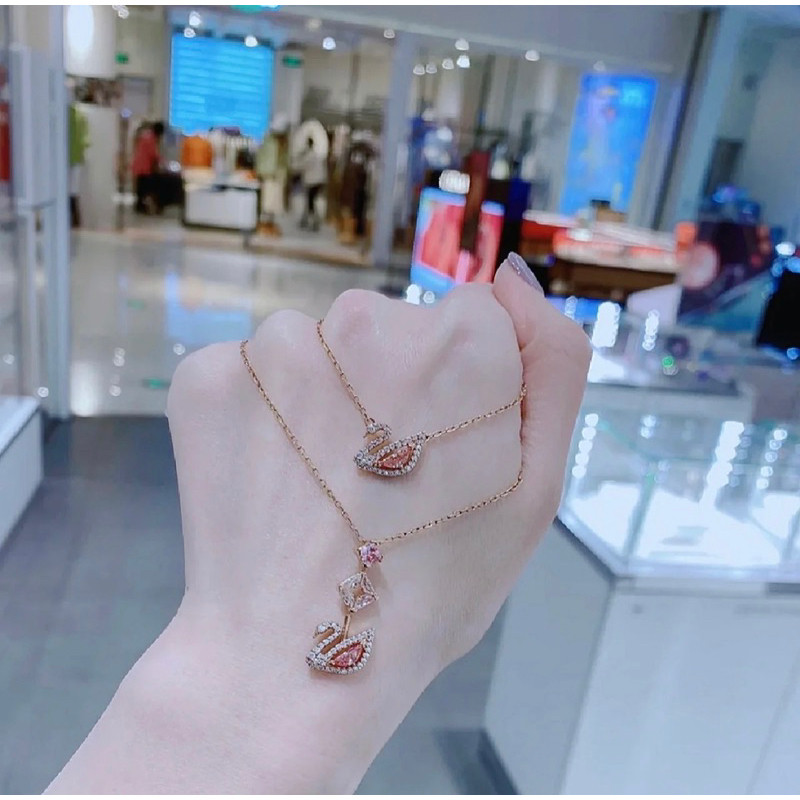 พร้อมส่งทีไทย [ของขวัญ] Swarovsk DAZZLING SWAN Swan Women's Necklace Clavicle Chain Minority Light L