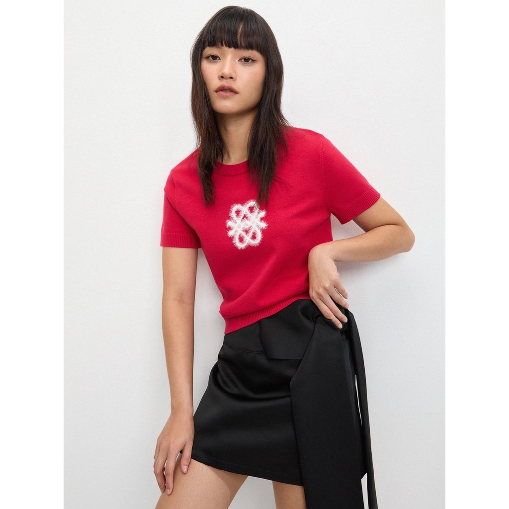 [Pomelo] เสื้อถักปักลายโลโก้ / Embroidered Logo Knit Top