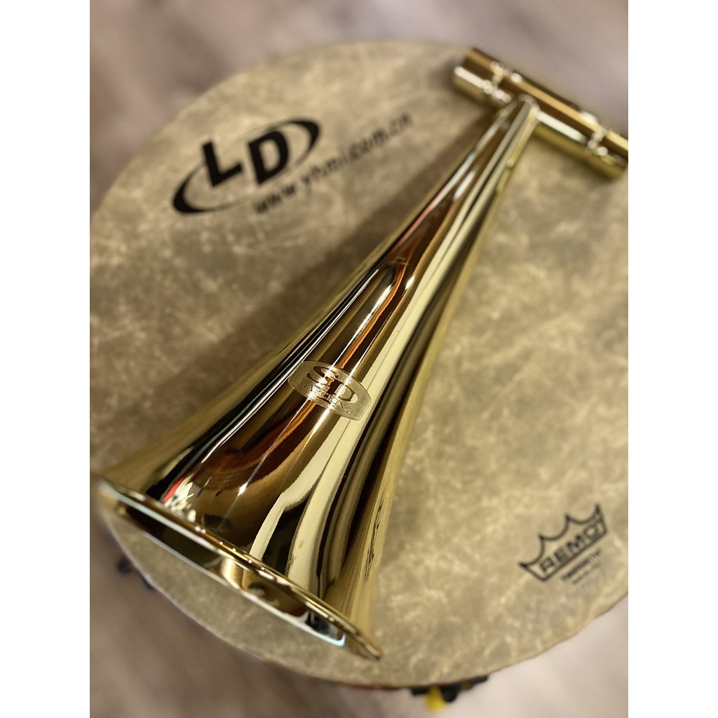 Kazoo kazoo Professional ขี่คลื่นลมน้องสาว Liu Lian ทองแดงบริสุทธิ์ไฟฟ้าโลหะเงินขนาดใหญ่ kazoo ขลุ่ย