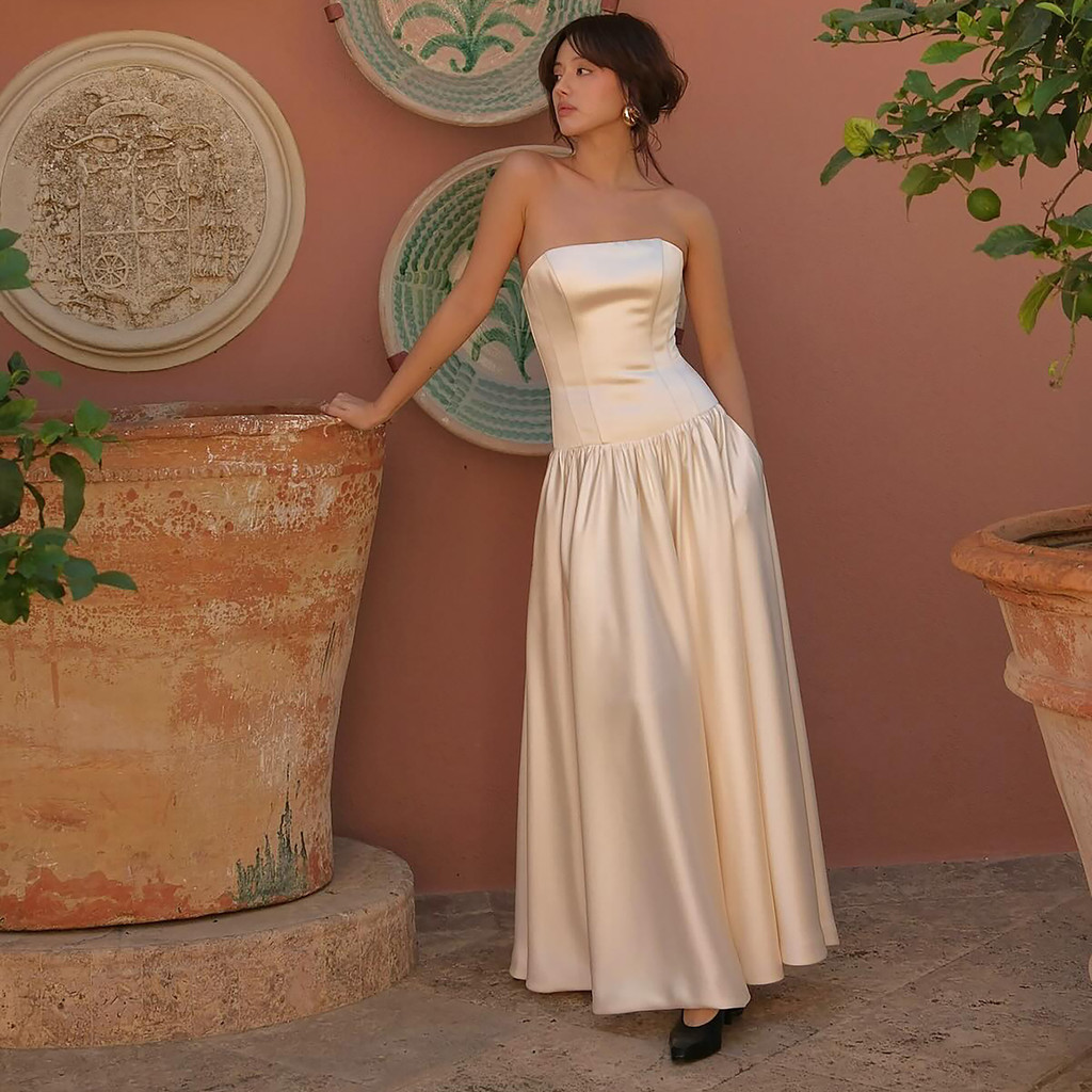 ชุดแต่งงานสไตล์ฝรั่งเศสรอบเอวเรียบง่าย ทำจากซาตินและหนัง พร้อมดีไซน์สำหรับการหมั้น พิธีในห้องอาหาร E