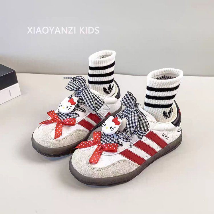 ขายร้อน 2025 การ์ตูนน่ารักสาวเด็กสไตล์ใหม่รองเท้าฝึกอบรมรองเท้าผ้าใบคิตตี้แมวรองเท้าผ้าใบต่ํา AJL เย