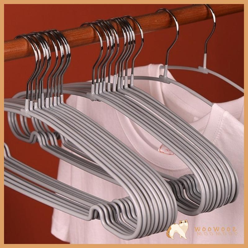WOW 10PCS ไม้แขวนเสื้อพลาสติก Anti Slip Design ประหยัดพื้นที่ตู้เสื้อผ้าสําหรับเสื้อแจ็คเก็ตชุดบ้าน