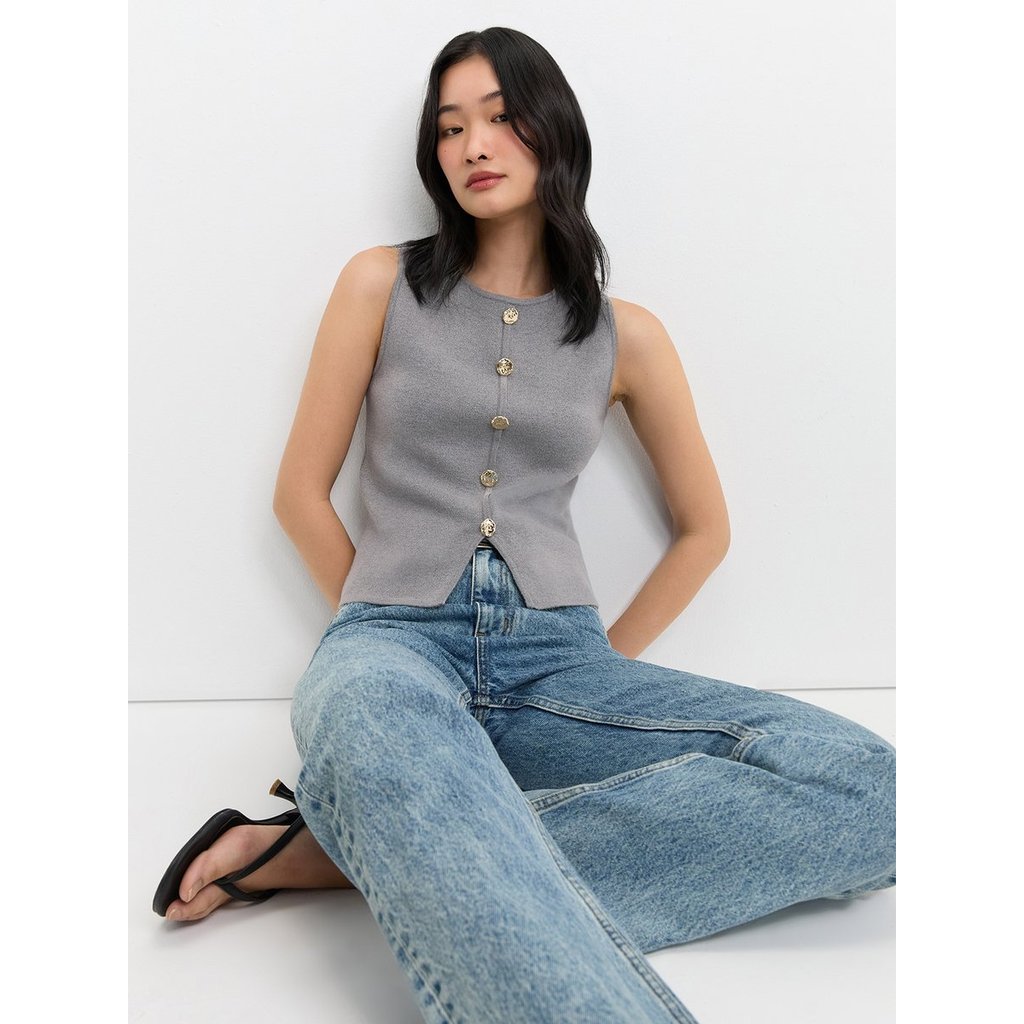 [Pomelo] เสื้อถักดีไซน์ผ่าหน้า / Front Slit Knit Top