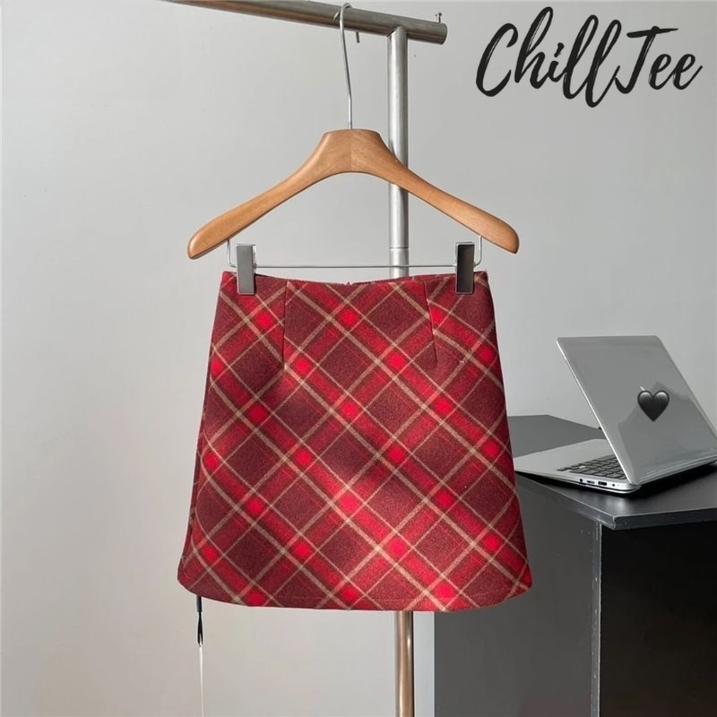ChillTee กระโปรงสั้น เอวสูง ทรงเอ ลายสก๊อต สีแดง สไตล์เรโทร แฟชั่นฤดูใบไม้ร่วง และฤดูหนาว สําหรับผู้หญิงNK25111
