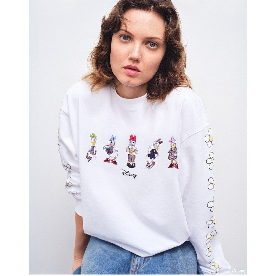 รูปแบบการ์ตูนพิมพ์แขนยาวเสื้อยืดดอกไม้สตริงโลโก้ผู้หญิง100% พรีเมี่ยมผ้าฝ้ายหลวมเหมาะสมเสื้อสวมหัว