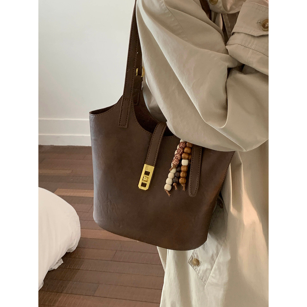 Thailand lyn Brand Designer สไตล์เกาหลี Retro Texture Underarm Bag Women Style 2025 New Style All-Ma