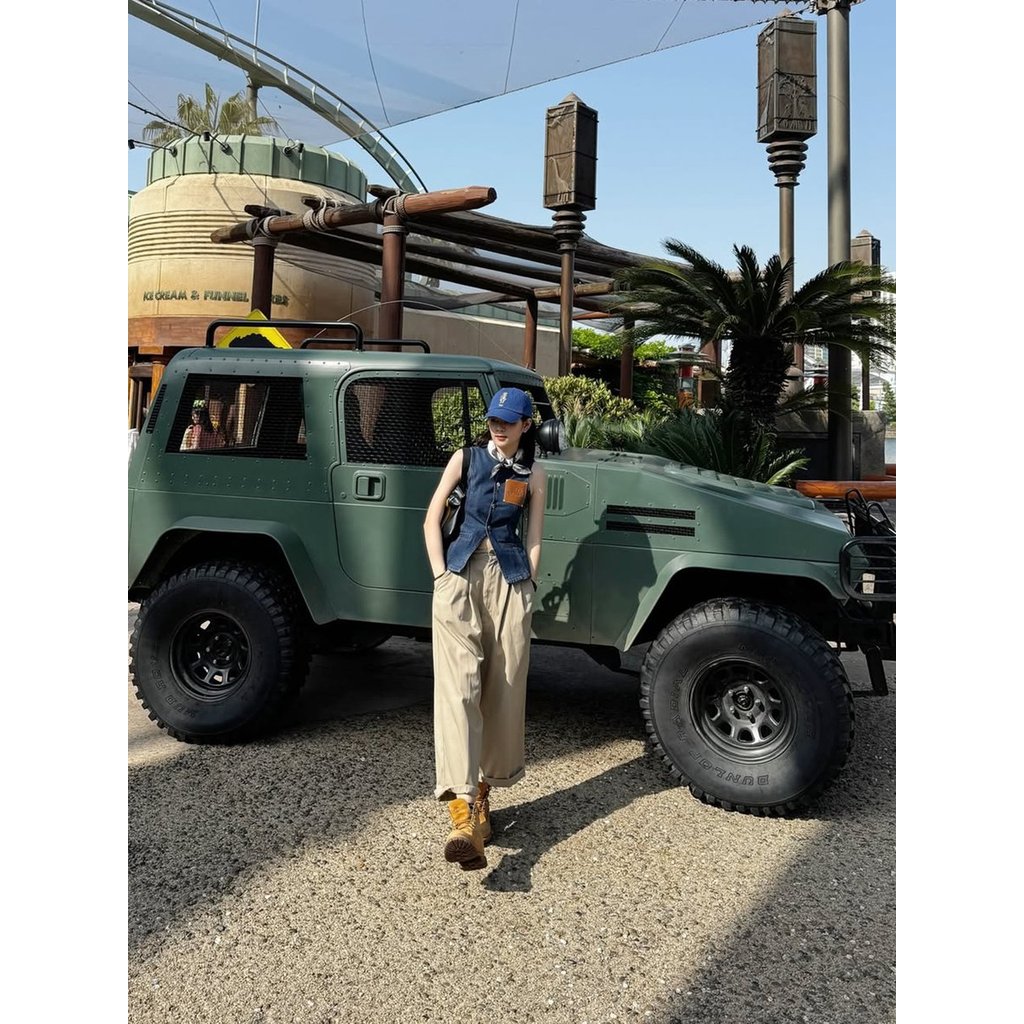 [Pomelo] Pomelo. ♥ Hello Kitty เสื้อกั๊กยีนส์แต่งกระเป๋าที่อก / Pomelo. ♥ Hello Kitty Denim Pocket V