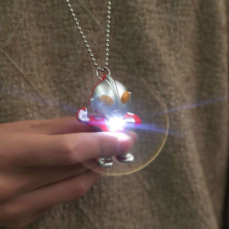 Luminous Ultraman สร้อยคอของเล่นเสียง iloveyou Superman Halter จี้ของเล่นเด็กพวงกุญแจของขวัญ 12.04
