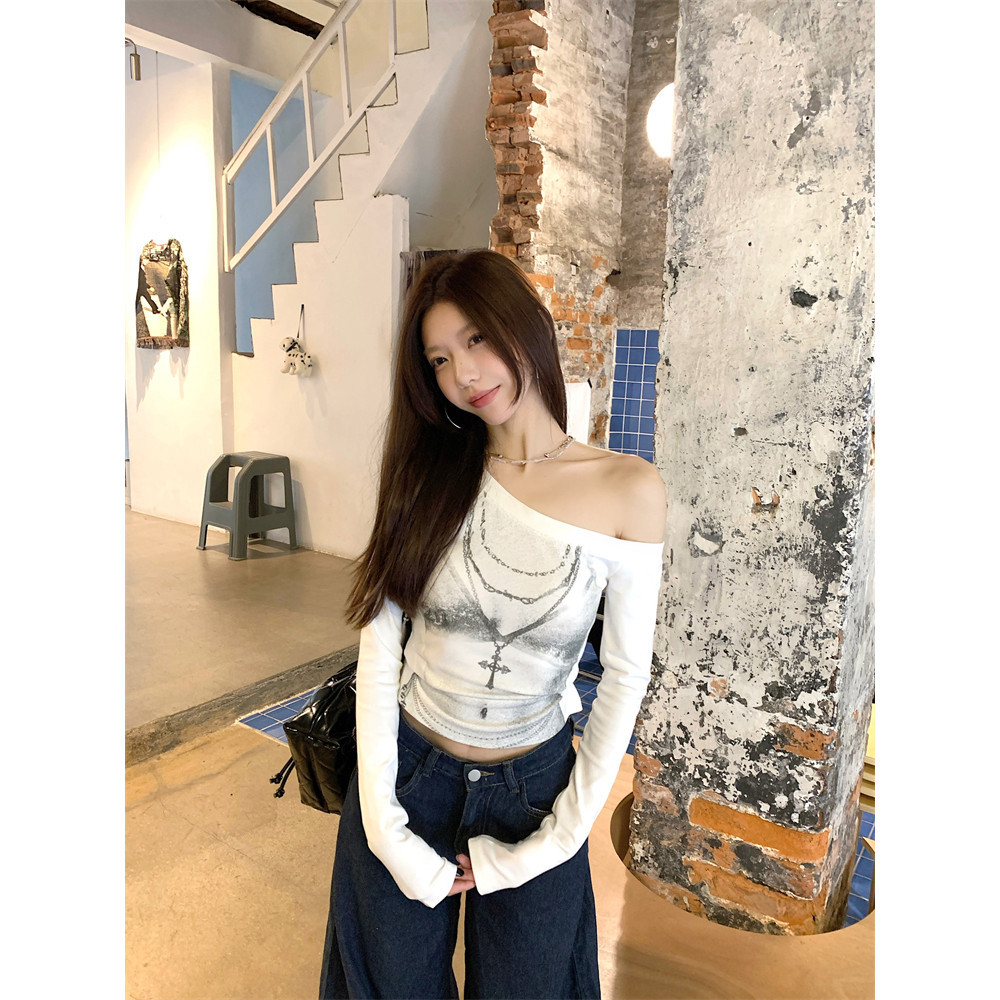 HOT 'พร้อมส่ง' FY9475 เสื้อแขนยาวเปิดไหล่สีขาว ดีเทลแต่งลายสกีนเท่ๆ - รูปที่ 3