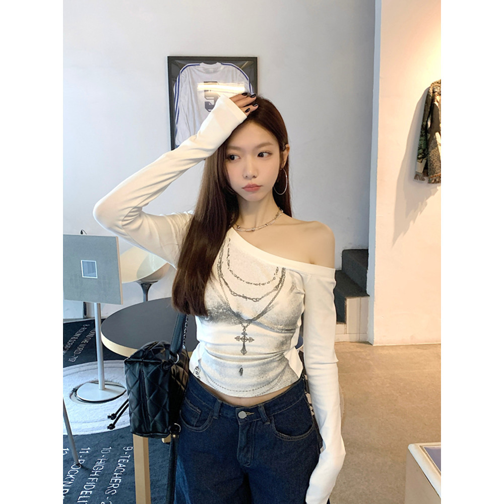 HOT 'พร้อมส่ง' FY9475 เสื้อแขนยาวเปิดไหล่สีขาว ดีเทลแต่งลายสกีนเท่ๆ - รูปที่ 4