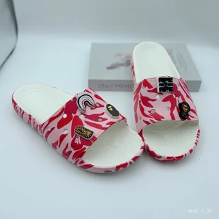[ในสต็อก] Croos ใหม่พราง Ape แบนพิมพ์รองเท้าแตะสไลด์อุดตันสําหรับผู้ชายและผู้หญิงคู่กันลื่น