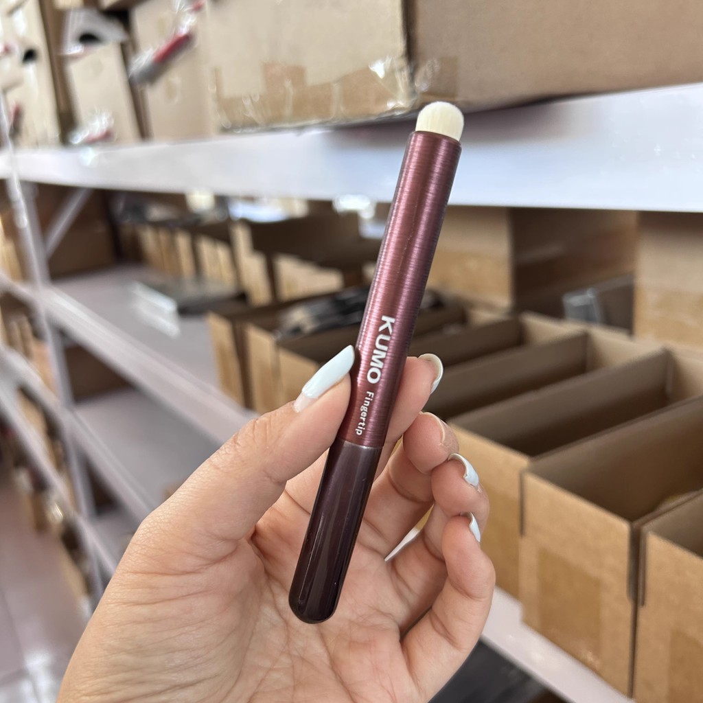 KUMO แปรงลิปสติก Matte Lip Brush Smudge Brush แปรงคอนซีลเลอร์มัลติฟังก์ชั่น Toot Lip Mini Lip Brush