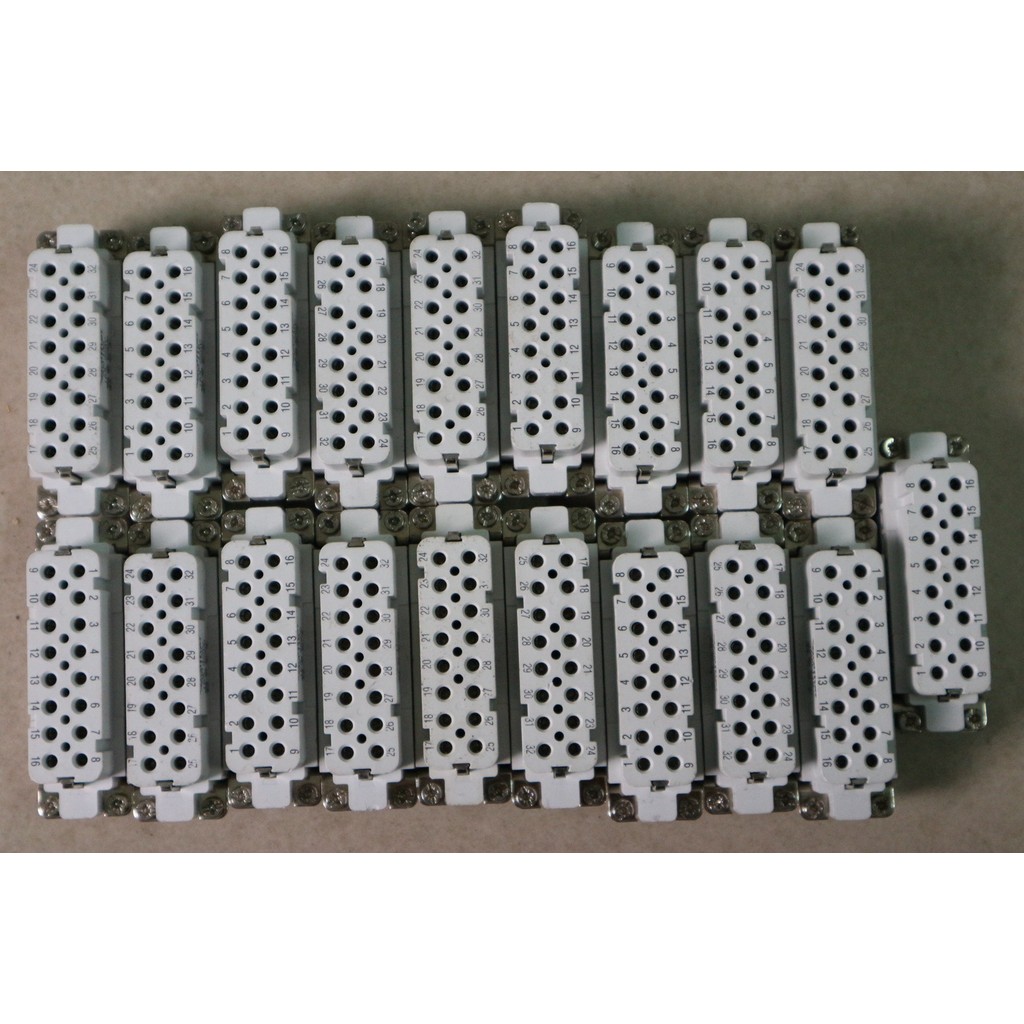 B020 * ยี่ห้อใหม่แกะกล่อง Walther Walther Heavy Load Connector 700 116 16A 250-600V