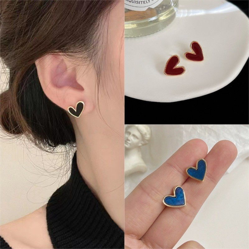 ต่างหูหัวใจ สีแดงและดำ ชุดละ 2 ตัว เสริมความสวยงามให้กับสไตล์ของคุณ