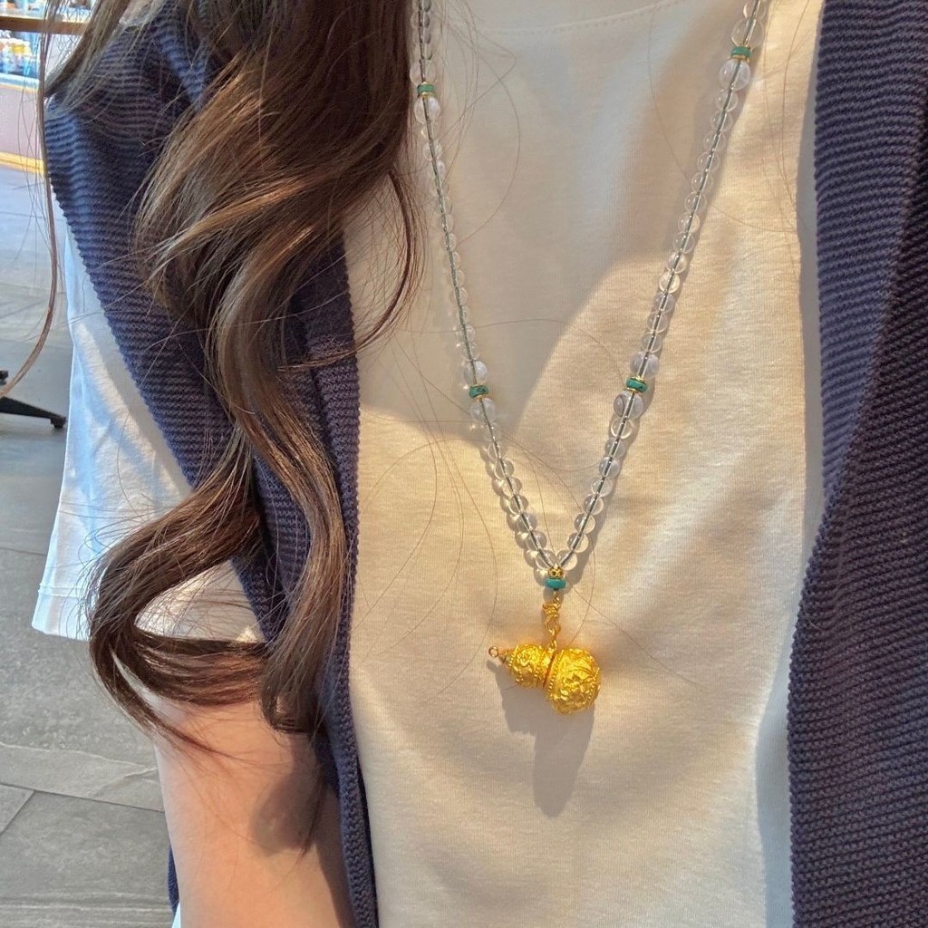 สร้อยคอเทอร์ควอยซ์คริสตัลสีขาบและลูกปัดสีทอง มีลายแกะสลักสไตล์ย้อนยุค พร้อมโซ่ยาว สไตล์ไฮเอนด์ NFG25