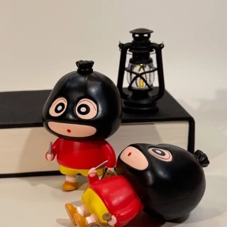 💥 จัดส่งจากประเทศไทย 💥Crayon Bandit Shin chan คอสเพลย์ Thief Rober น่ารักอะนิเมะรูป COD สต็อกรูปตุ๊กตาของเล่นสําหรับของขวัญเด็กคอลเลกชันจี้รถเครื่องประดับตกแต่งเค้กบ้านตกแต่ง