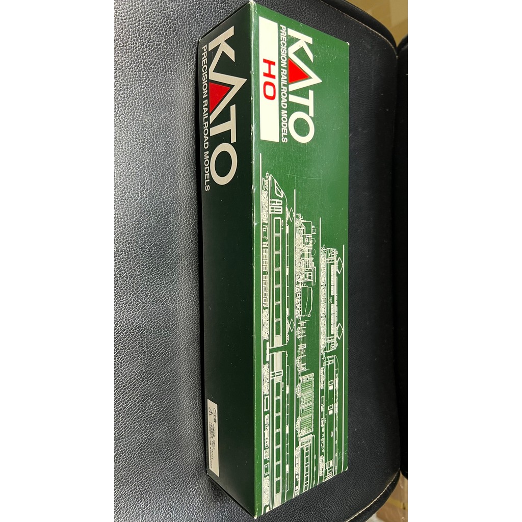 KATO HO Scale KiHa80 Series ชุดรถเปลวไฟภายใน ตัวสีเบจ มีแถบสีเบจ พร้อมกล่องแสดงผลเดิม พื้นผิวสีตัวรถ